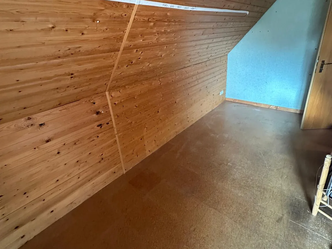 Zimmer nach der Räumung, Neumünster Gadeland